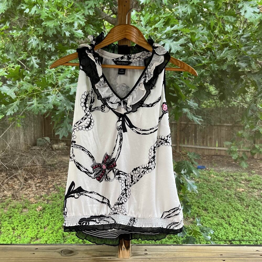 White House Black Market White And Black Jewel Print Sleeveless Top Size XS